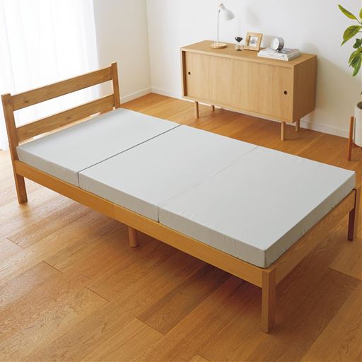 グレー(厚さ約9cm・220N/かため)<br>ベッドのマットレス代わりとして。