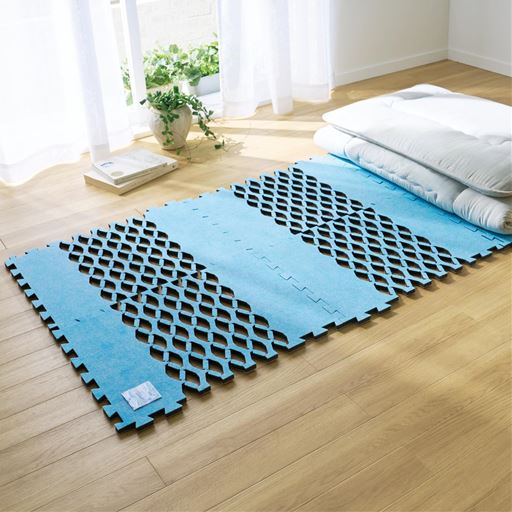 ブルー<br>すのこと除湿マットの一体型で敷き布団下のジメジメ対策!