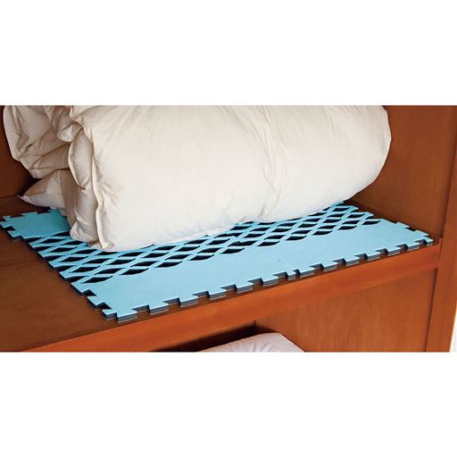 引っ張るだけですのこ状に! 押し入れでも活躍!