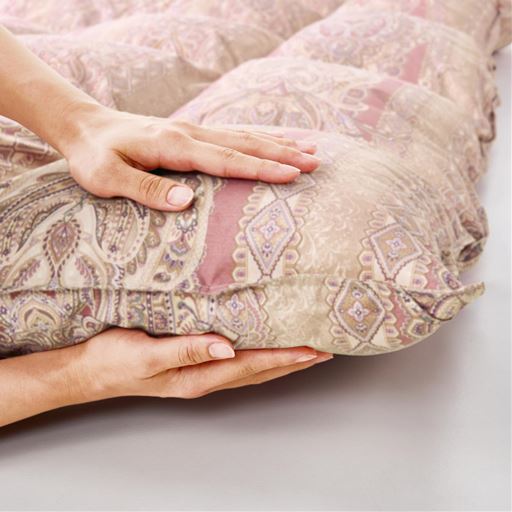 羽毛の片寄りがない立体キルトで、ふかふかのボリューム!