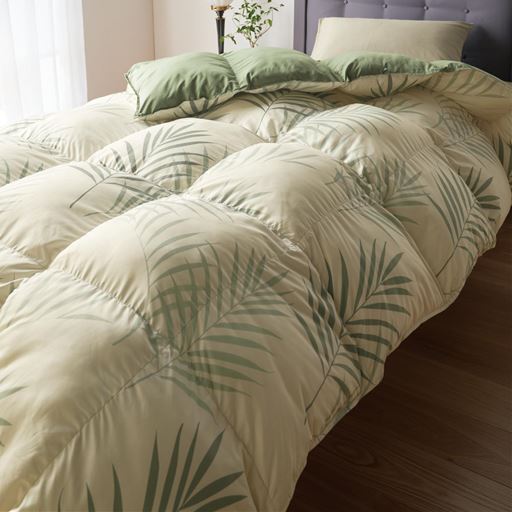 グリーン<br>羽毛のニオイやホコリが気になる方にオススメこの「ふわふわ感」と「暖かさ」、まるで羽毛!