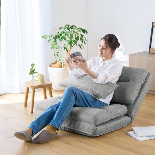 グレー<br>3つのスタイルでくつろげるマットレス 背もたれはお好みの角度にリクライニング