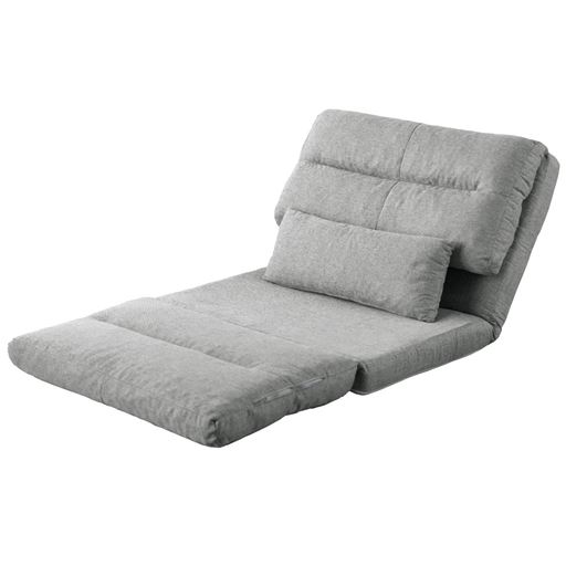 カウチに 脚を伸ばしてゆったり