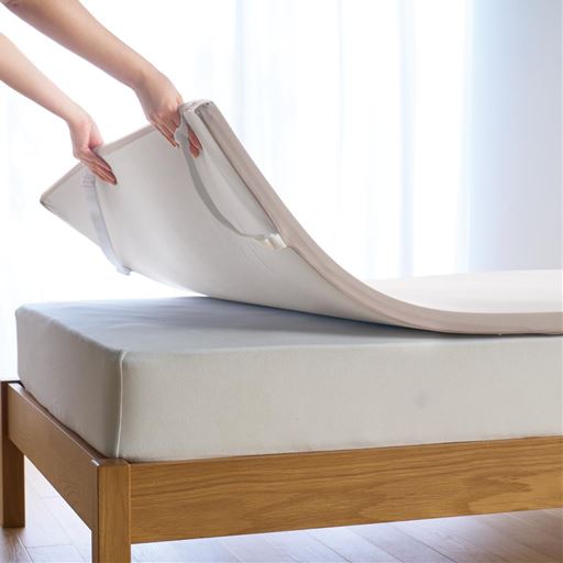 グレー やわらかなウレタン素材で包み込まれるような寝心地。横向き寝で骨盤の痛みが気になる方におすすめです。