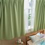 グリーン ※レースカーテンはCP-295を使用しています。<br>遮熱・保温効果で冷暖房効率もアップ。