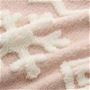 生地拡大 ピンク(雪柄)<br>ふんわりボリュームがあってあたたか。