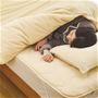 アイボリー ※商品は布団を包むズレない毛布です。<br>晩秋から真冬は毛布面を肌側に。