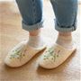 イエロー(ディル)<br>軽やかな履き心地で気分爽やか! ナチュラル刺繍デザインスリッパです。