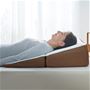 ブラウン<br>快適な睡眠角度で呼吸がラクに! 背中から支える斜めまくらです。