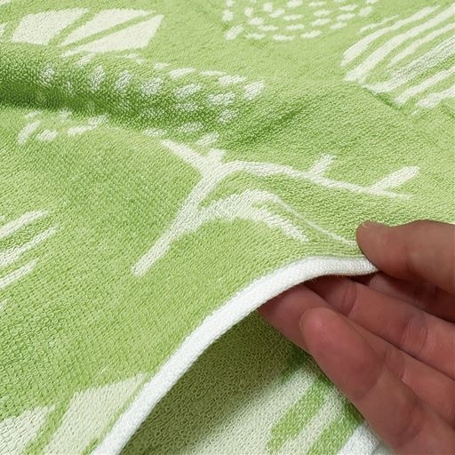 グリーン(リーフ)<br>普段使いしやすい、ほどよい厚さ。