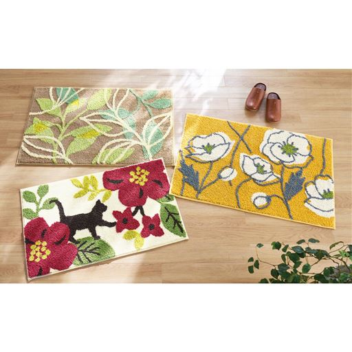 ドアを開けたら、華やかマットがお出迎え!