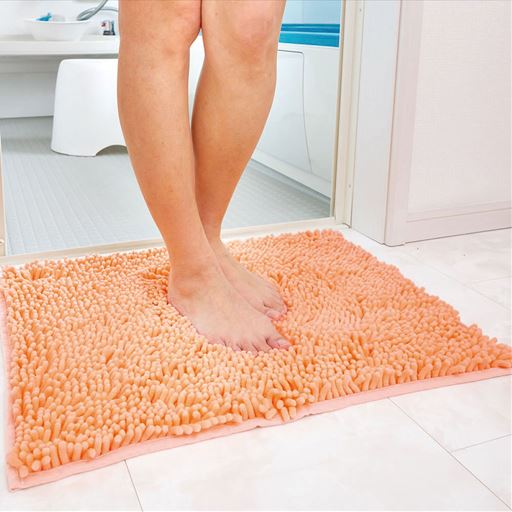 ピンク<br>水分をグングン吸い取る! マイクロファイバーバスマットです。