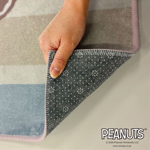 裏面はすべりにくい仕様