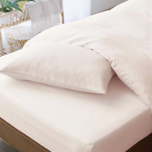 アイボリー ※商品は掛け布団カバーです。<br>カバーはこまめに洗いたい、いつも清潔を保ちたいという方におすすめ。