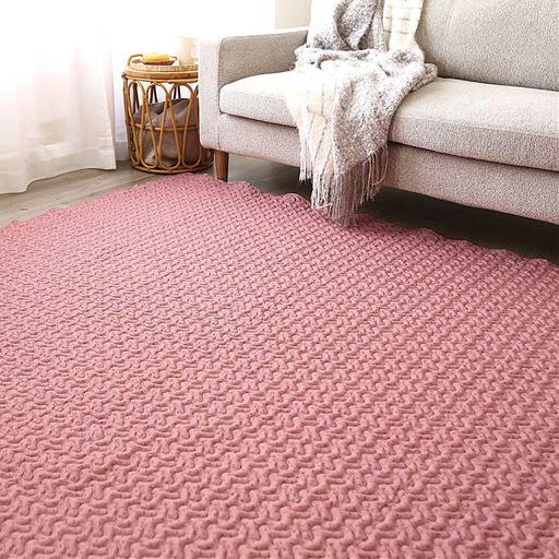 ラグとして<br>色々なシーンでマルチに使える<br>190×190cm ピンク(裏面)