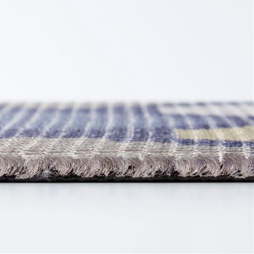 クッション性のある立体メッシュが砂や泥をこすり落とします!