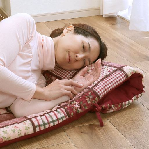 ワイン<br>折り返して使えば枕としても!