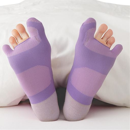 パープル ※写真はイメージです。指の間をわかりやすくしています。<br>寝ながらできる外反母趾ケア!