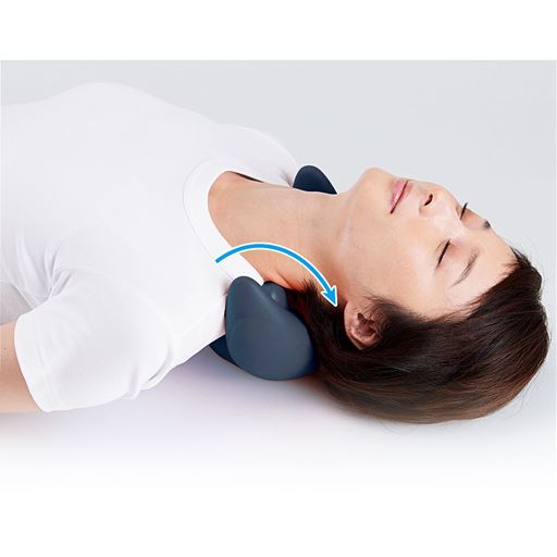 首を伸ばしてコリほぐし! 肩・首周りスッキリ※ ※筋肉の疲れをほぐす。 ※指圧代用器です。