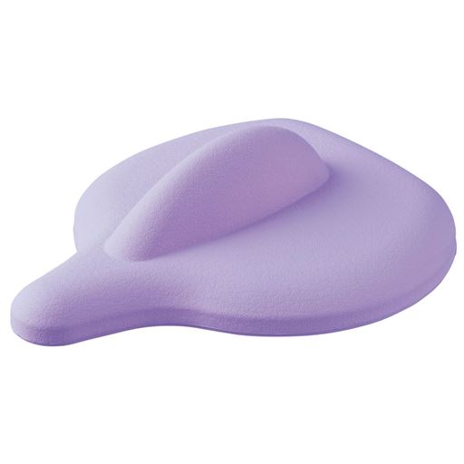 傾斜のある座面が姿勢をサポート