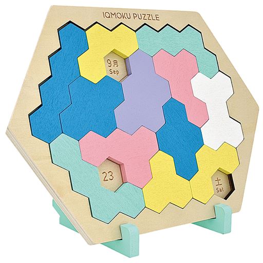 スタンド付きで卓上カレンダーに!