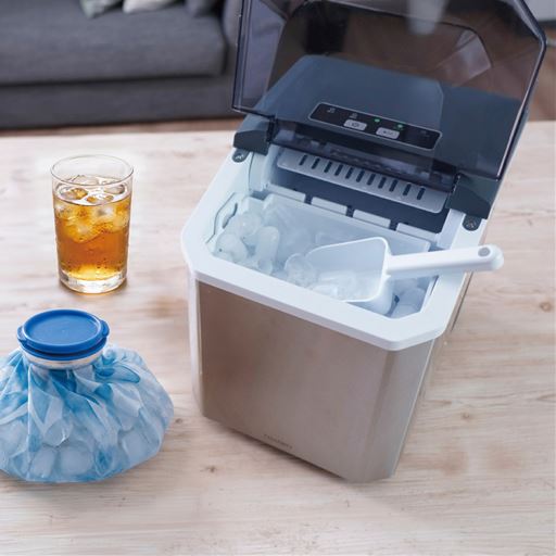 氷が不足しがちな夏の強い味方!最短7分で氷が作れる高速製氷機。