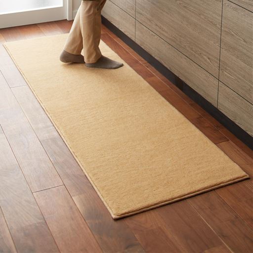 ベージュ(横180×縦60cm)<br>水周りにうれしい抗菌・消臭機能もプラス。