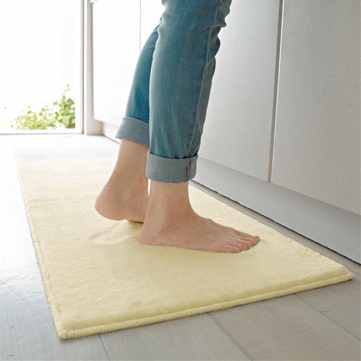 アイボリー(横180×縦45cm)<br>素足でも気持ちいい。