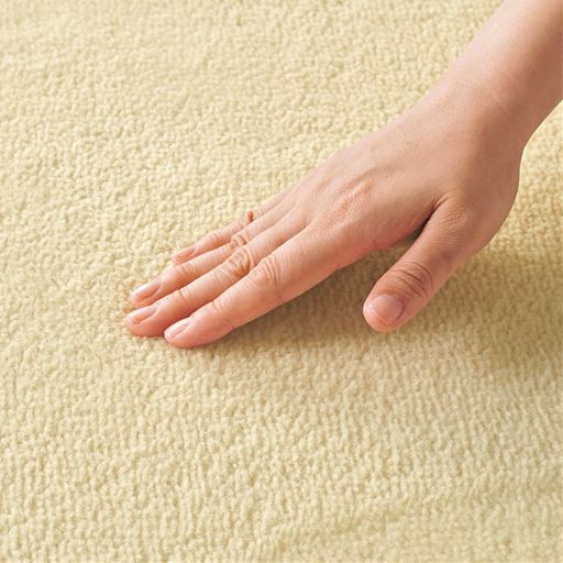 触れた瞬間からぬくもりを感じるソフトな肌ざわり。