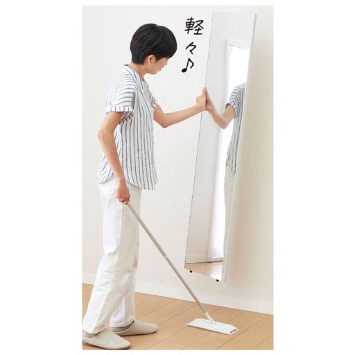 片手でラクラク持てる驚きの軽さ!