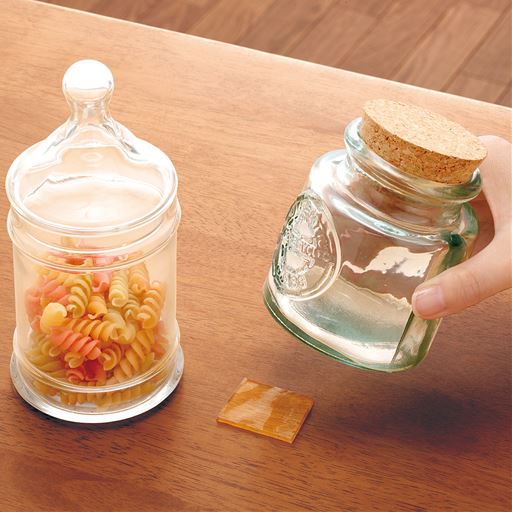 透明で目立ちにくいのでガラスにも