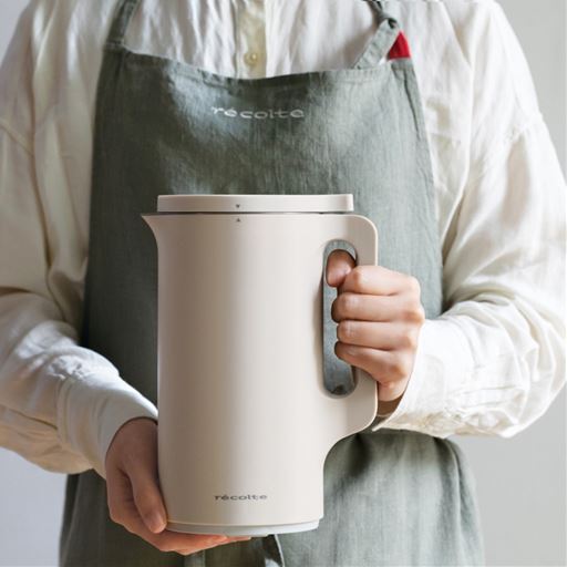 片手で持てる!<br>スリム&軽量