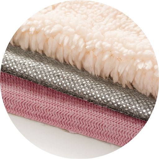 アルミシート×吸湿発熱加工ボア あったか3層構造 あたたかさのひみつは、アルミシート入りの3層構造!体温を反射し、閉じ込めるからとてもあったか♪裏側のボアには吸湿発熱加工を施しているのでさらにあったかです!