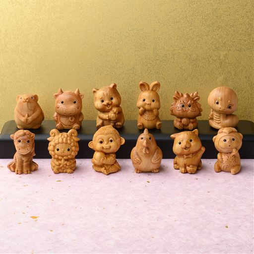 小ぶりでサッと飾ることができるのも<br>うれしいポイント♪