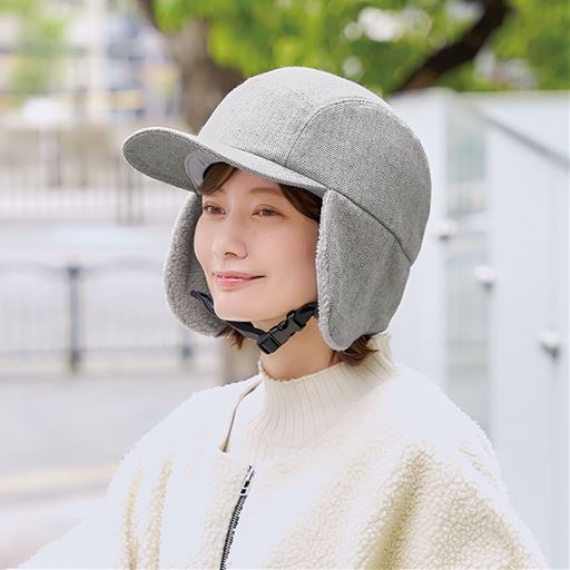 耳あて付きキャップ 内側ボア生地の耳あてで冷たい風からガード!