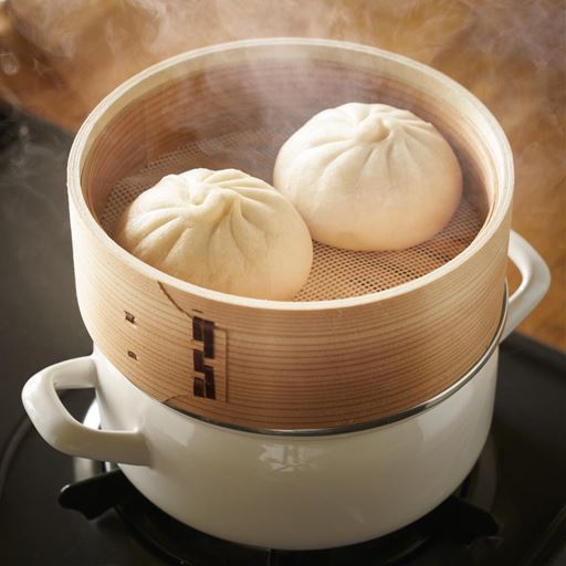 A(鍋18cm)手軽なサイズ感 市販の肉まんが2つ並んで入ります