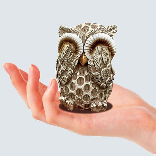 細やかな彫りと風合いのある彩色