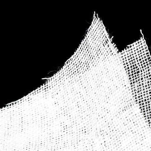 百年続く織物の産地である和歌山県、大阪泉州地域で昔ながらの織り機で大切に作っています。