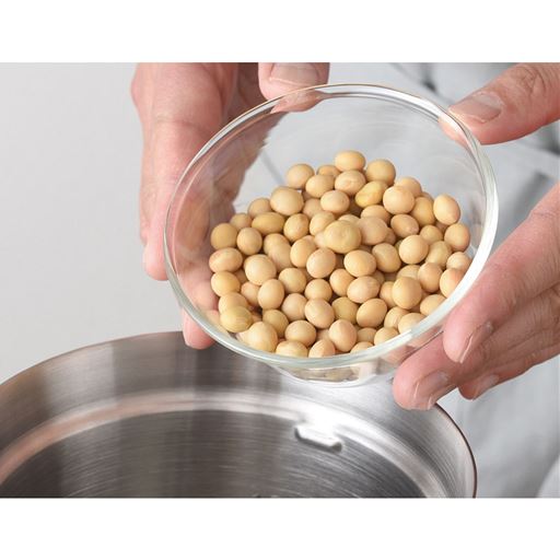 乾燥大豆と水をいれるだけ!