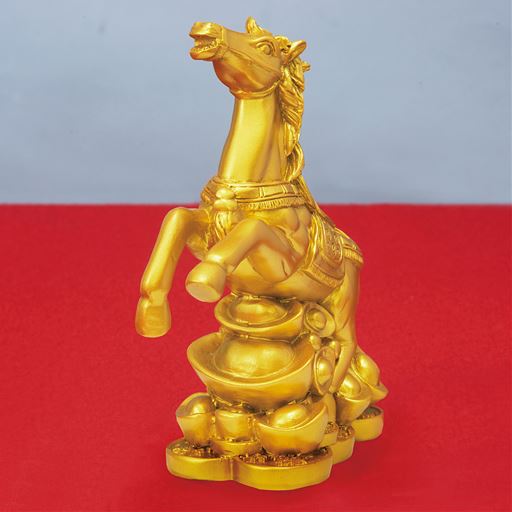 財運を乗せて跳ね上がる幸運の跳ね馬!挑戦の年、節目の贈り物にもぴったりの縁起物です。