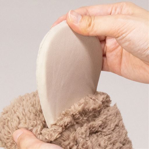 インソールの芯も取り外せて洗えます。