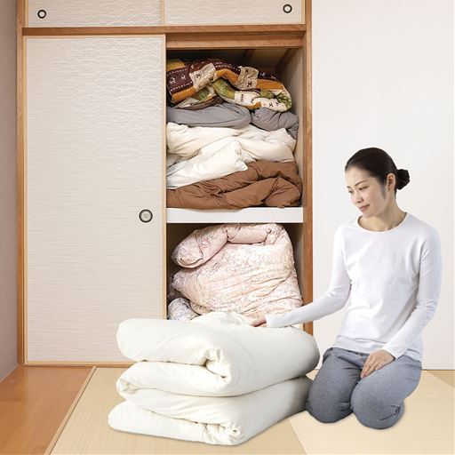 収納に困る布団が、抱き枕・足枕に!