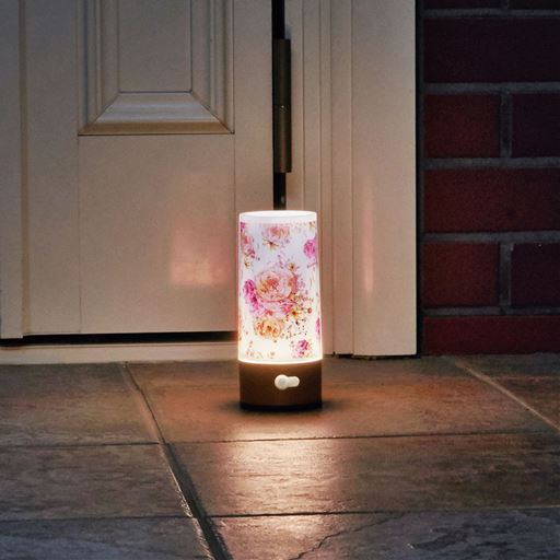 玄関に置いて、LEDのライトがふわっと点灯。