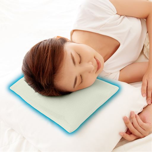 水滴がつきにくいメッシュ素材で、サラッとした肌触りに!