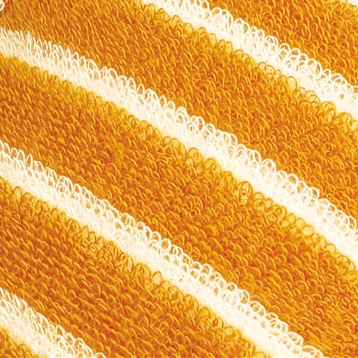 冬はふんわりあたたかく、夏はサラッと気持ちいい。通年使いできるパイル生地。再生ポリエステルを使用した、環境に配慮したスリッパです。