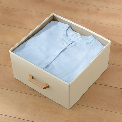 引き出し部アップ<br>天然木の取っ手を使用し、上質感のある造り。