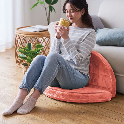 ピンク B (ハードタイプ) <br>ハードタイプは固わた入り。2つ折り仕様で背もたれにもできます。