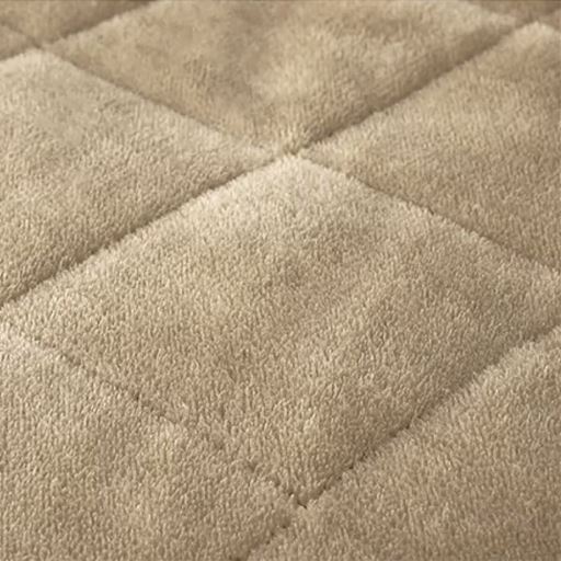 生地拡大(ベージュ)<br>わた入りキルト素材でふっくら。