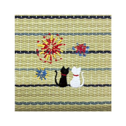 ネコの刺繍がワンポイント