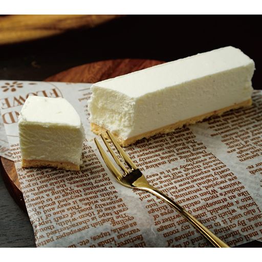 半解凍で食べるとアイスケーキに!レアチーズケーキ。お試し500g、ベイクドもレア両方楽しみたい方は1kg!※イメージ写真